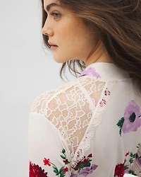 Short Robe With Lace