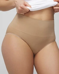 Seamless Ultralight Smoothing Brief