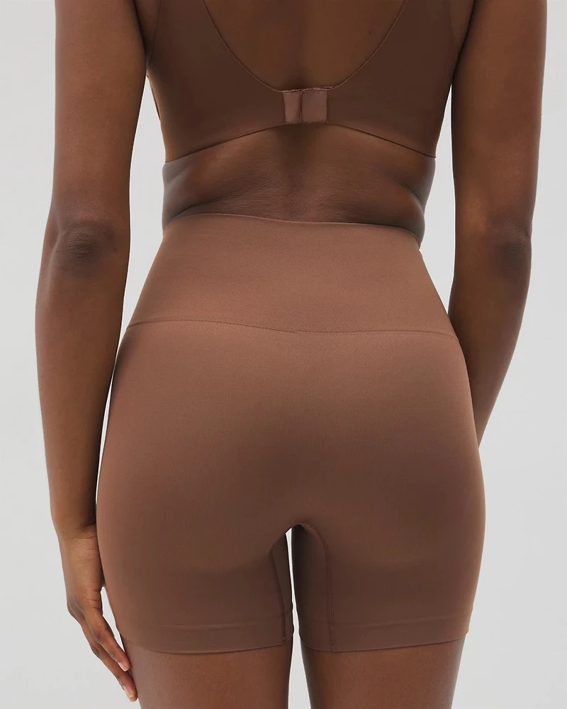 Mid-Level Shaping Seamless Shorts