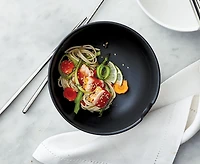 Bol à nouilles avec baguettes Soba, noir mat