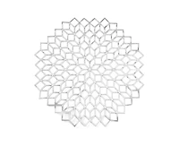 Napperon rond métallique à motif floral, argenté