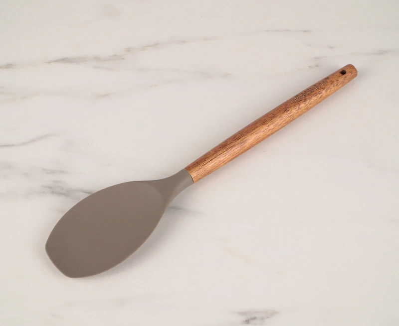 Cuillère en silicone et acacia par thinkkitchen