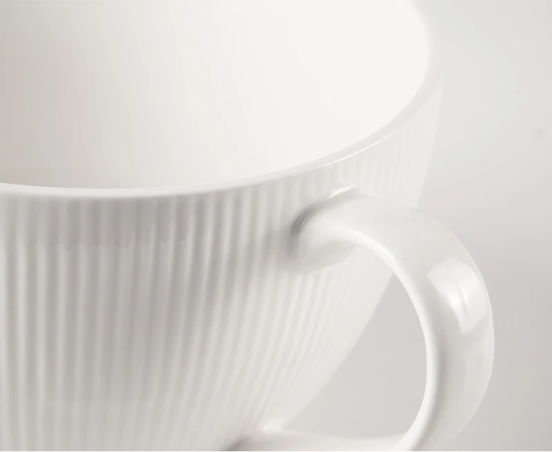 Damian Mixing Bowl with Spout 90 oz