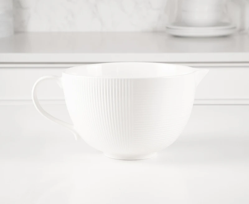 Damian Mixing Bowl with Spout 90 oz