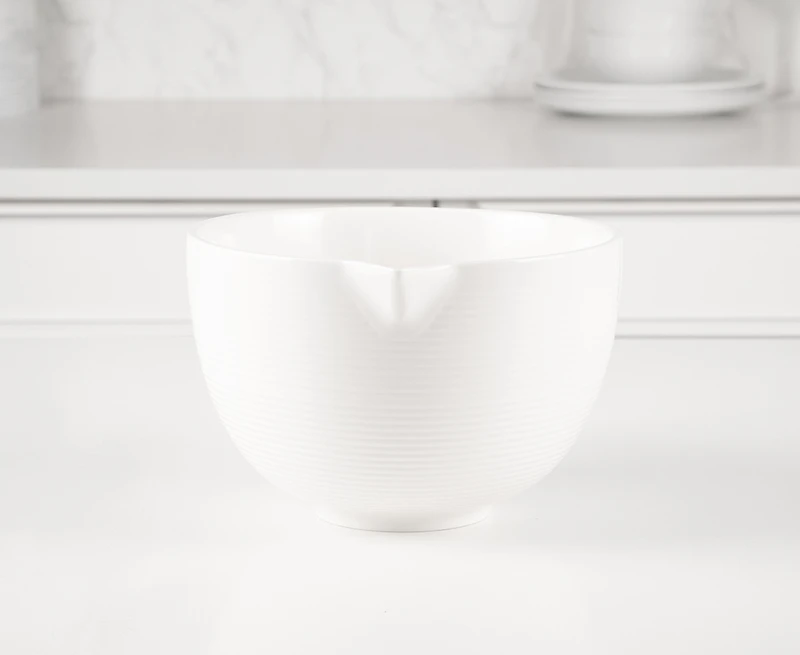 Damian Mixing Bowl with Spout 90 oz