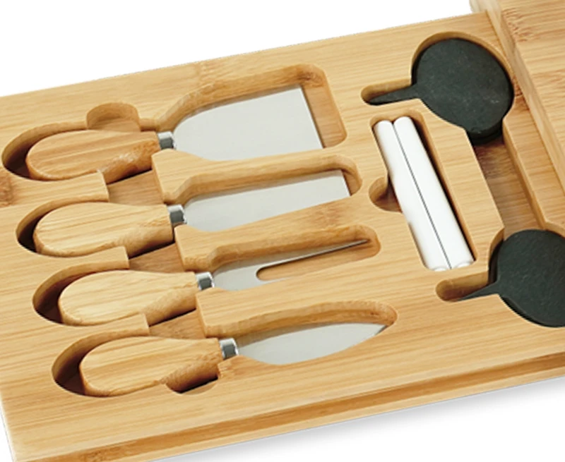 Plateau à fromage en bambou et ardoise de Normandie avec couteaux