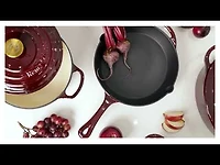 Cocotte ronde en fonte Bordeaux par Remy Olivier, 4 litres