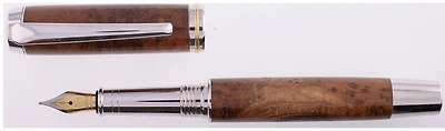 Stylo plume Ecowoodturner, série Gentlemen's Black cherry burl 