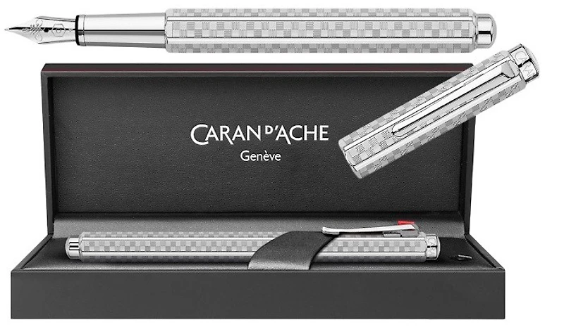 Stylo plume Caran d'Ache, série Ecridor Damier Platine