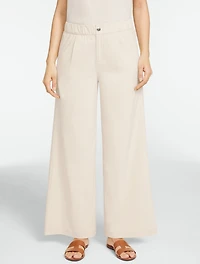 Lightweight Woven Stretch Wide Leg Pull-On Pants