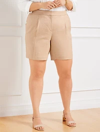 Plus Exclusive Textured Stretch Linen Pleated Shorts -7”