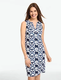 Effortless Jersey Sleeveless Shift Dress – Palm Tree Damask