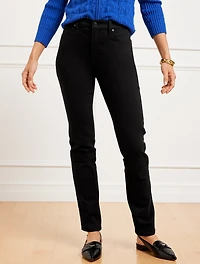 Straight-Leg Jeans - Black Curvy Fit