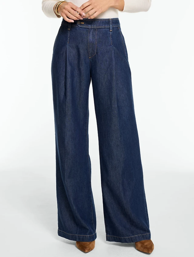 Relaxed Wide Leg Jeans