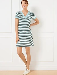 Contrast Trim V-Neck T-Shirt Dress