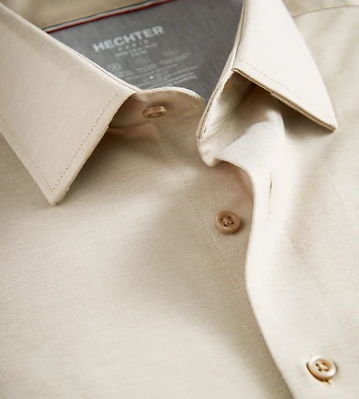 Coupe ajustée, maille extensible à 360°, infroissable, toucher doux