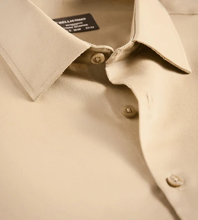 Chemise habillée en satinette sans repassage coupe moderne