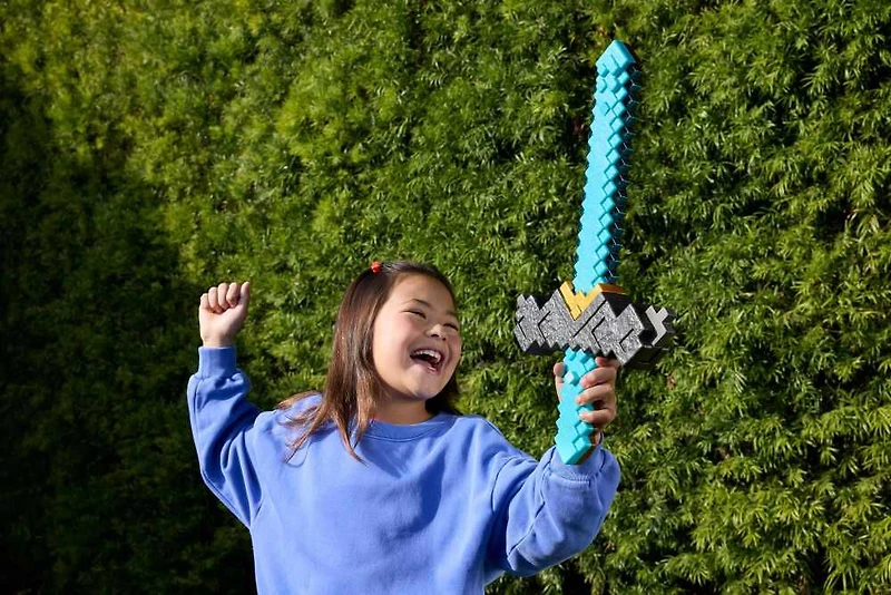 Minecraft Click and Switch Sword and Pickaxe Role-Play 2-in-1 Toy Inspired by the Movie
