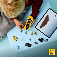 LEGO City Le taxi jaune - Ensemble de modèle de voiture avec 2 figurines - Jouet emblématique représentant un taxi - 60487