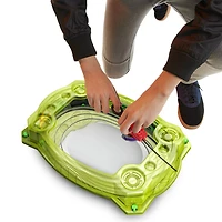 Beyblade Burst QuadDrive Set de combat Collision Nebula, avec arène Beystadium, 2 toupies de compétition et 2 lanceurs - Notre exclusivité