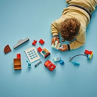 LEGO DUPLO │Les Bagnoles Disney et Pixar La Visite de McQueen au Garage de Doc, Jouet à Construire pour Tout-Petits 10456