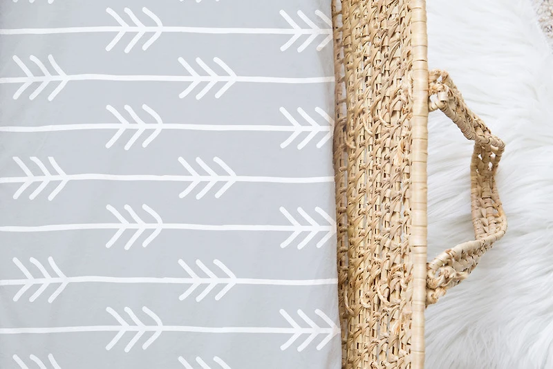 Kushies Flannel Bassinet Sheet -Grey Arrows