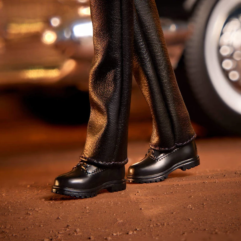 Barbie-Poupée Signature Aaliyah de collection-avec tenue en similicuir