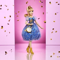 Disney Princesses série Style, poupée 11 Cendrillon au style contemporain - Notre exclusivité