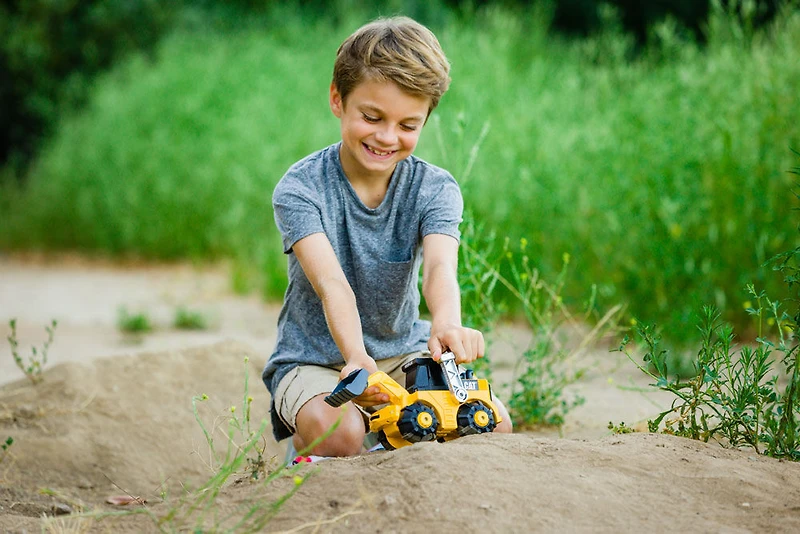 Cat Unstoppable Movers Front Loader