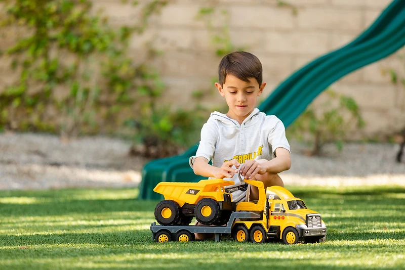 Cat Heavy Movers - Flatbed Truck w/ Dump Truck - R Exclusive