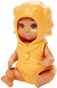 Poupée bébé ​Skipper Babysitters Inc. Barbie avec costume-barboteuse de chiot dorée et couche amovibles