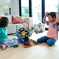 Hot Wheels-Monster Trucks Arena Smashers-Combat Mega-Wrex vs Gorzilla