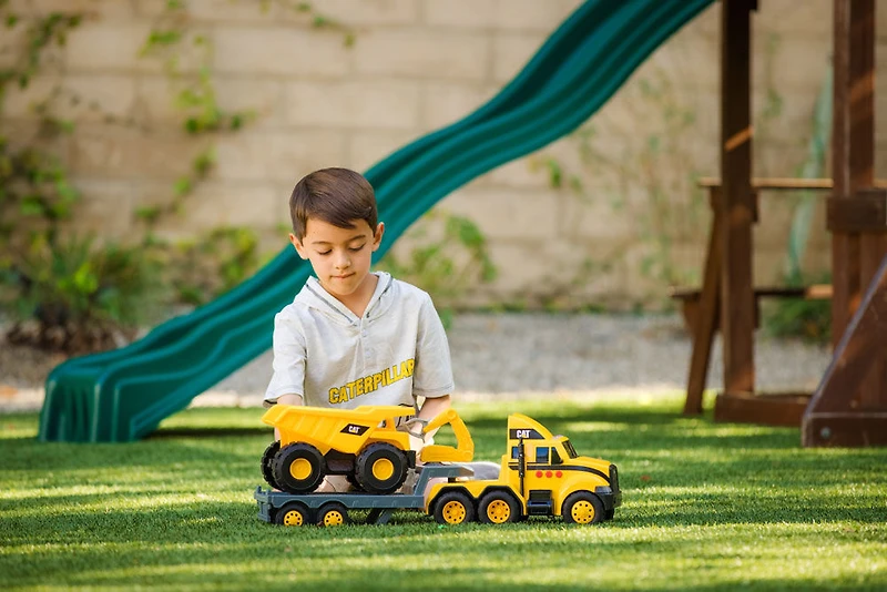 Cat Heavy Movers - Flatbed Truck w/ Dump Truck - R Exclusive