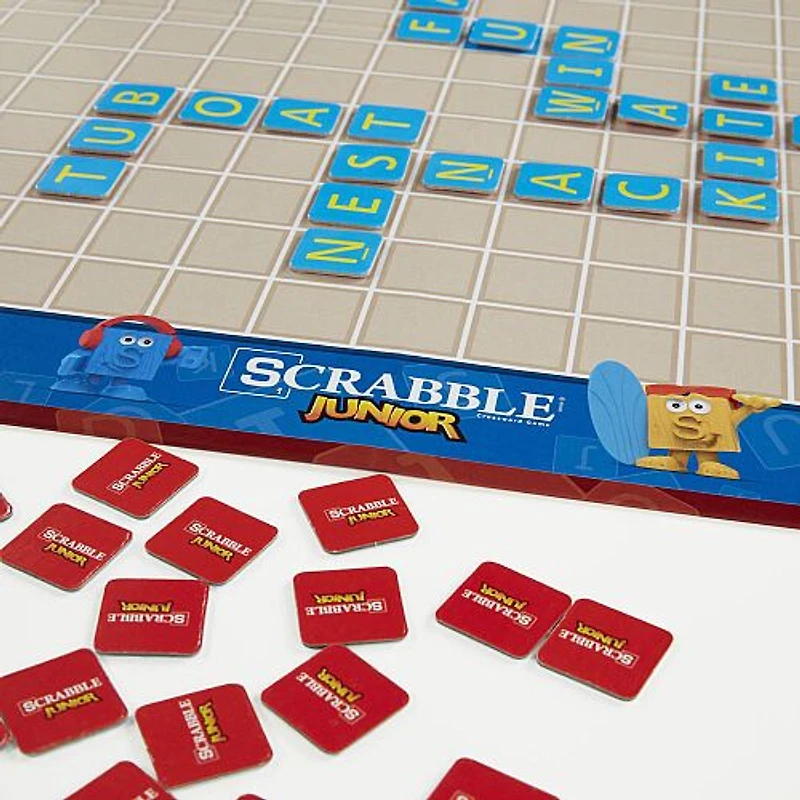 Hasbro Gaming - Scrabble Junior Game - English Edition - styles may vary