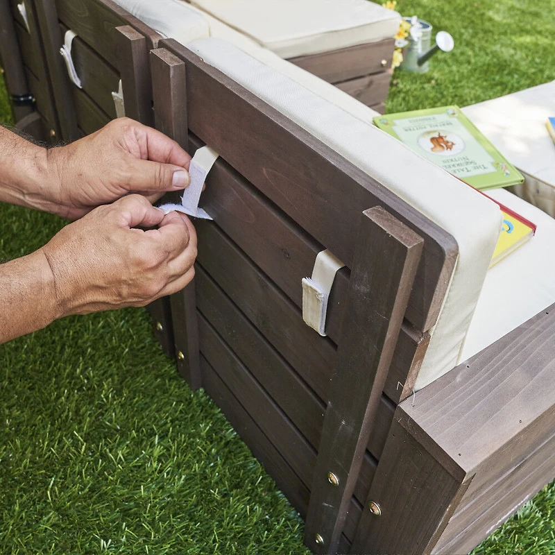 KidKraft - Ensemble modulaire extérieur en bois avec pouf, parasol et coussins, meubles de patio pour enfants, brun ours et beige