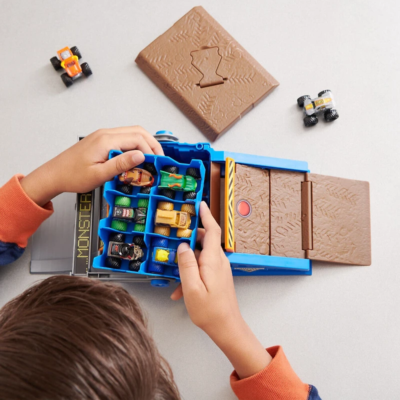 Monster Jam Mini Freestyle Flip Arena, coffret de jeu avec rangement et 2 mini-monster trucks Monster Jam