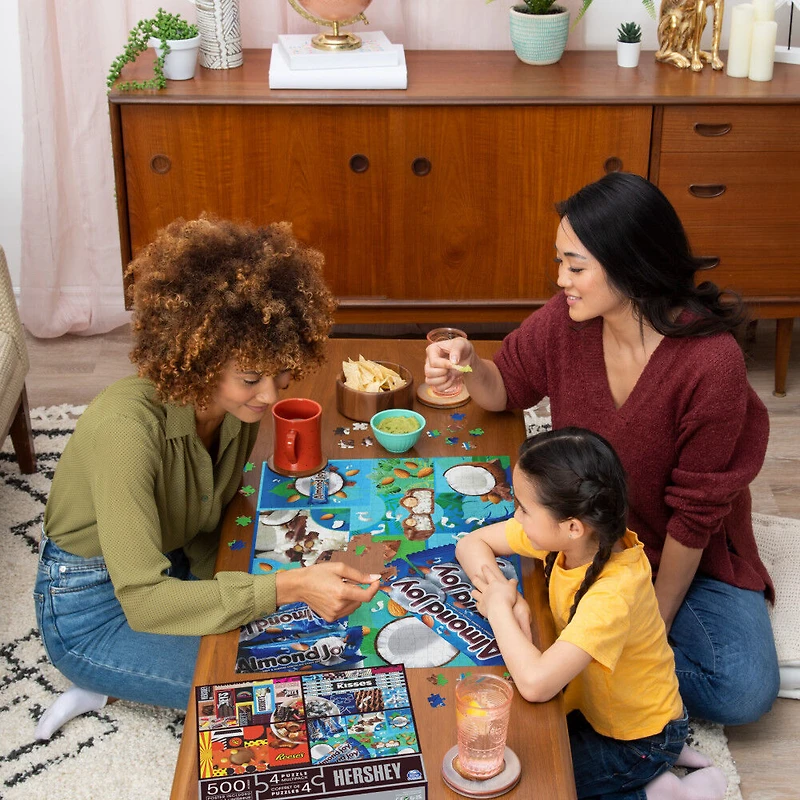 Hershey's, Coffret de 4 puzzles, 500 pièces qui se combinent pour former un méga puzzle : Reese's, Hershey's Kisses, Almond Joy