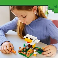 LEGO Minecraft La Ferme-Poule - Jouet de Construction de Jeu de Construction avec des Figurines d'Animaux et un Poulailler - 21585