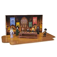Wizarding World Harry Potter, Magical Minis Collector Set with 7 Collectible 3-inch Toy Figures - R Exclusive