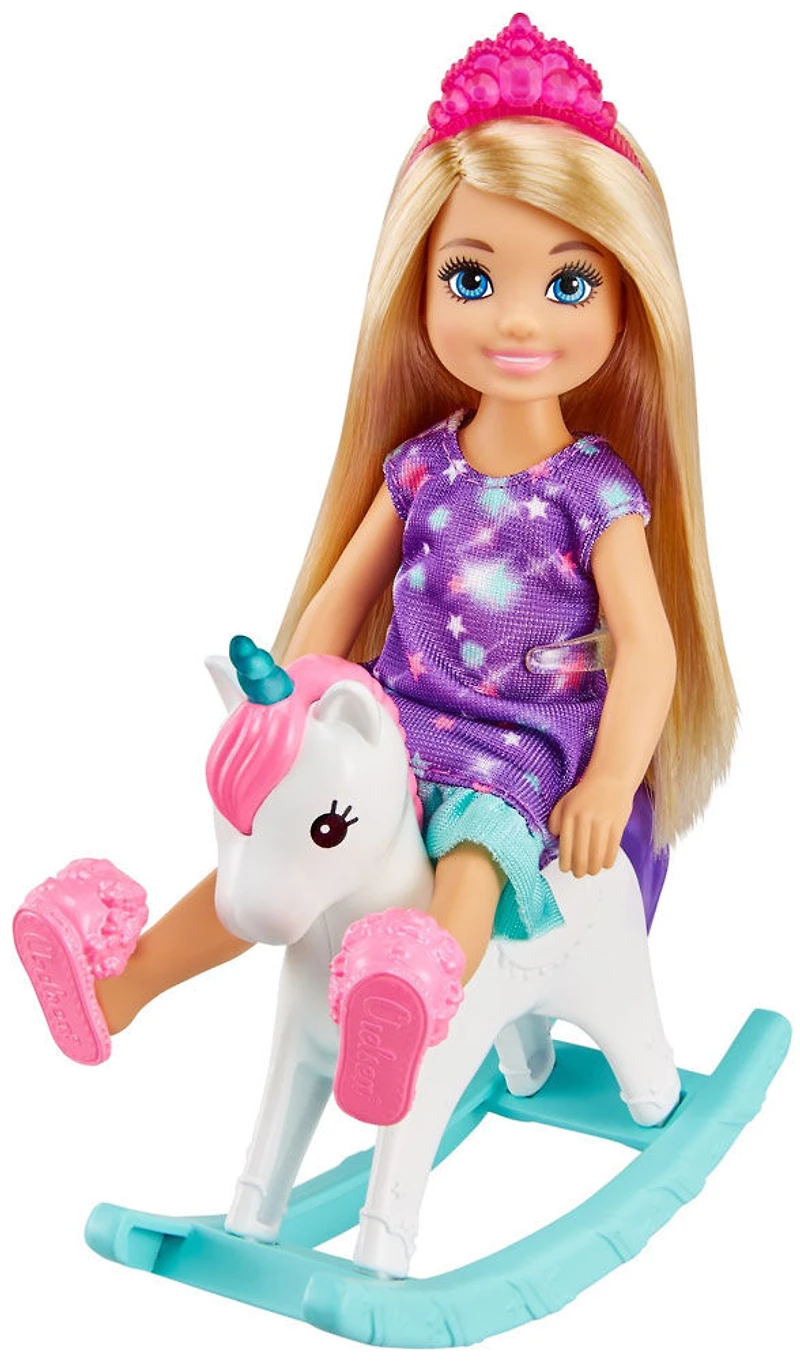 Coffret Chelsea Dreamtopia avec Poupée Chelsea Princesse en Tenue de Nuit, un Lit Superposé, une Balançoire, des Fauteuils à Bascule en forme de Lune et une Licorne à Bascule