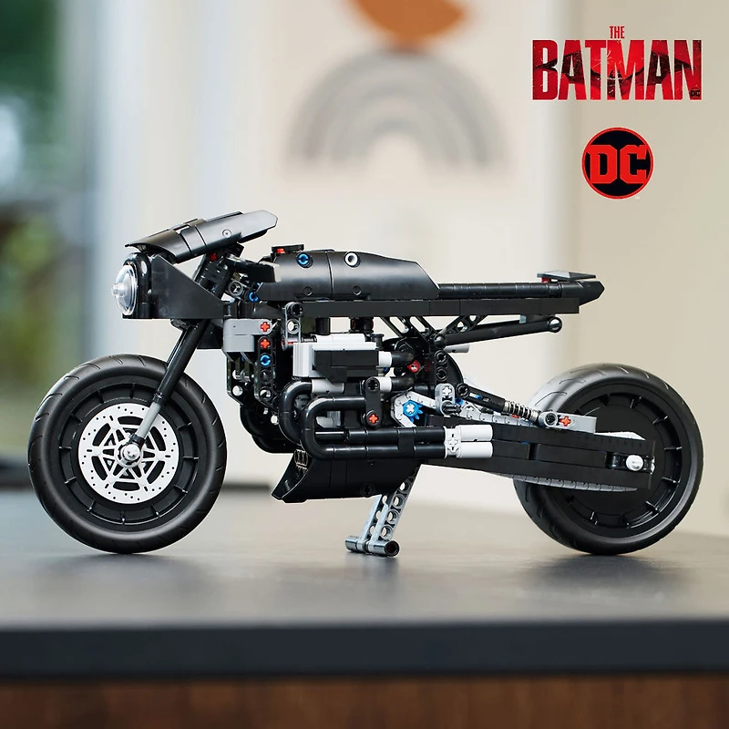 LEGO Technic LA BATMOTO DE BATMAN 42155 Ensemble de jeu de construction (641 pièces)