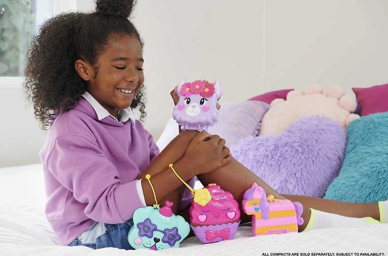 Polly Pocket Dolls and Playset, Unicorn Toys, Sparkle Cove Adventure Unicorn Floatie Compact