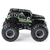 Monster Jam, Official Grave Digger Monster Truck, Die-Cast Vehicle, Over Cast Series, 1:64 Scale
