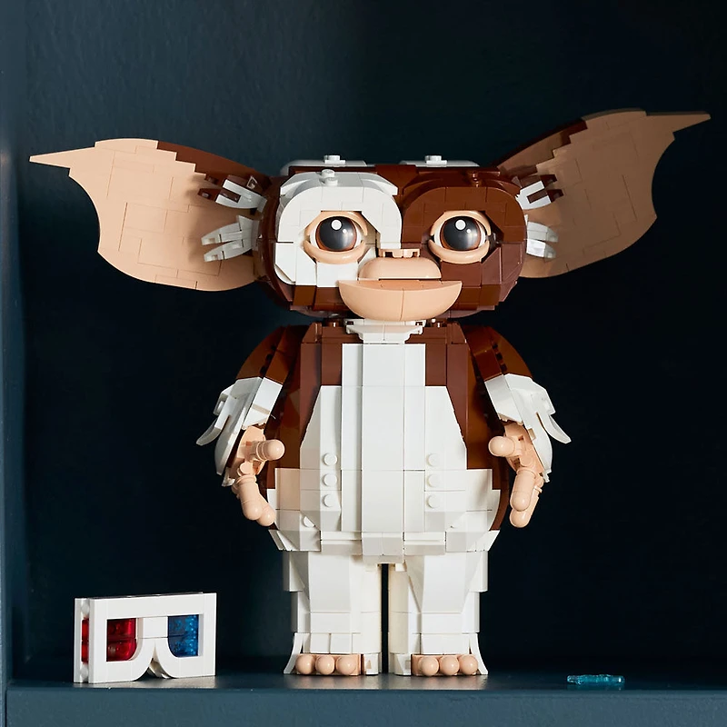 LEGO Ideas Gremlins: Gizmo Building Set for Adults, Ages 18+ - Home Office or Room Decor - 21361