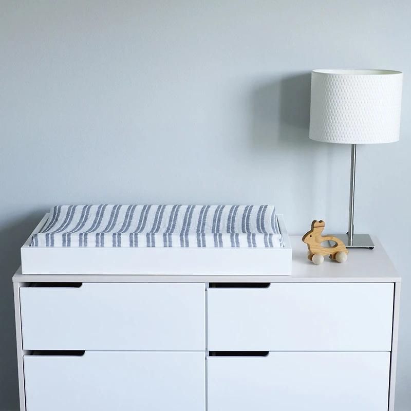 Housse de Matelas à Langer en Mousseline de Coton Red Rover - Grey Double Stripe - Notre exclusivité