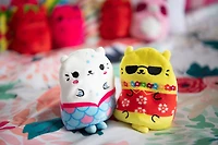 Cats v Pickles! 10,16 cm Peluches (Chacun vendu séparément. Sélectionné au hasard)