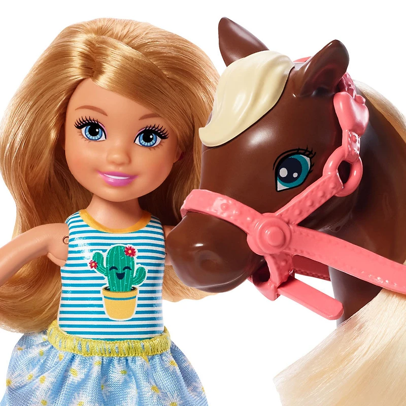 Poupée Barbie Club Chelsea et Cheval, Vêtue d'une tenue et d'accessoires