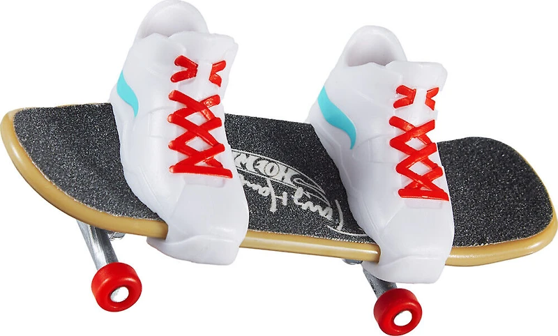 Hot Wheels Skate Tony Hawk Fingerboards & Skate Shoes Multipack (Styles May Vary)