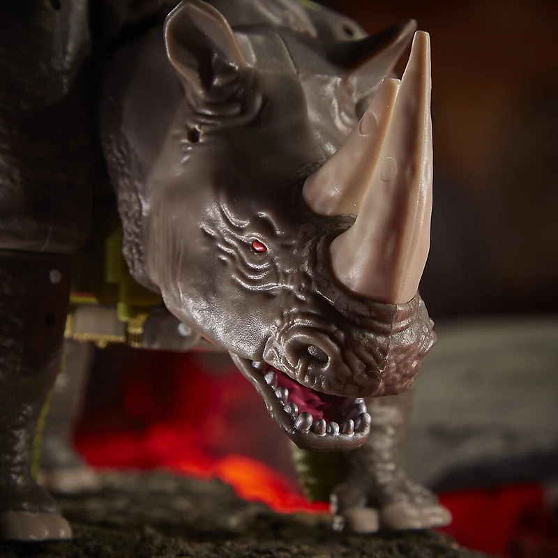 Transformers Generations War for Cybertron : Kingdom, WFC-K27 Rhinox de 17,5 cm, classe Voyageur