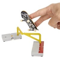 Tech Deck, Zero Skateboards Versus Series, Collectible Fingerboard 2-Pack and Obstacle Set